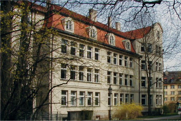 S&uuml;dfassade 2004